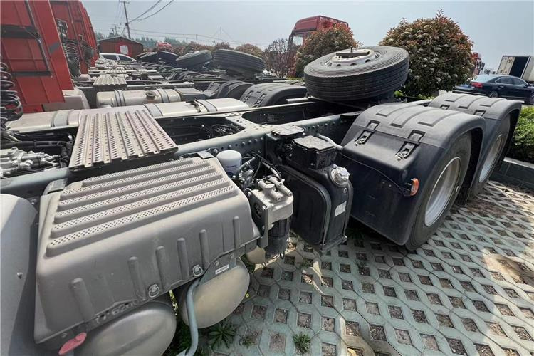 SINOTRUK Used Sitrak Truck Head for Sale In Guinea - Tractor: foto 4 SINOTRUK Used Sitrak Truck Head for Sale In Guinea - Tractor: foto 4