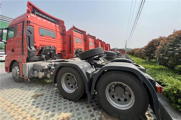 SINOTRUK Used Sitrak Truck Head for Sale In Guinea - Tractor: foto 5 SINOTRUK Used Sitrak Truck Head for Sale In Guinea - Tractor: foto 5