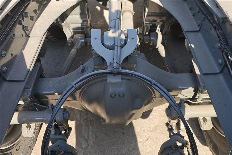 Sinotruk Used Hohan Truck Tractor 10 Wheeler for Sale In Burkina Faso - Tractor: foto 4 Sinotruk Used Hohan Truck Tractor 10 Wheeler for Sale In Burkina Faso - Tractor: foto 4