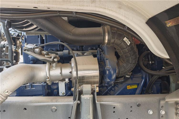 Sinotruk Used Howo 400 HP Truck Head for Sale In Congo - Tractor: foto 3 Sinotruk Used Howo 400 HP Truck Head for Sale In Congo - Tractor: foto 3