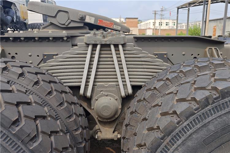 Sinotruk Used Howo 400 HP Truck Head for Sale In Congo - Tractor: foto 4 Sinotruk Used Howo 400 HP Truck Head for Sale In Congo - Tractor: foto 4