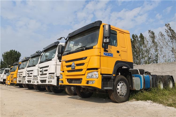 Sinotruk Used Howo Truck 371 hp 6x4 Head for Sale In Ghana Accra - Tractor: foto 1 Sinotruk Used Howo Truck 371 hp 6x4 Head for Sale In Ghana Accra - Tractor: foto 1