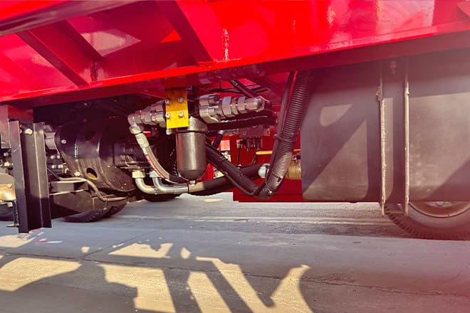 XCMG 20 40Ft Container Side Loader for Sale in Tanzania - Semi-reboque transportador de contêineres/ Caixa móvel: foto 5 XCMG 20 40Ft Container Side Loader for Sale in Tanzania - Semi-reboque transportador de contêineres/ Caixa móvel: foto 5