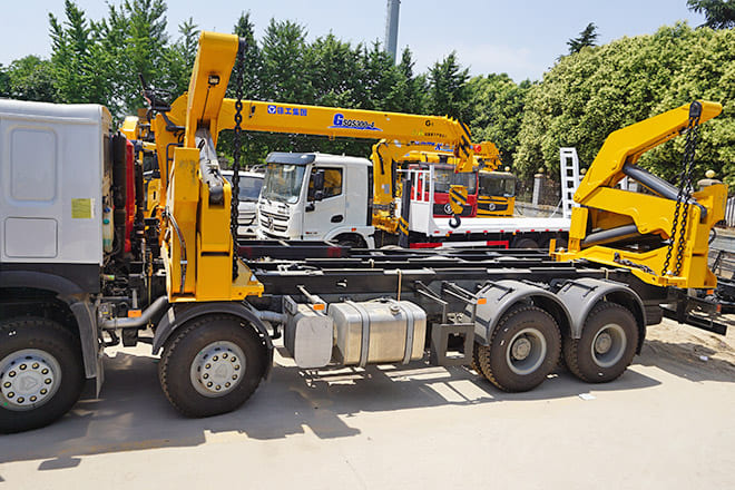 XCMG 20Ft Container Side Lift Truck for Sale in Guyana - Camião transportador de contêineres/ Caixa móvel: foto 3 XCMG 20Ft Container Side Lift Truck for Sale in Guyana - Camião transportador de contêineres/ Caixa móvel: foto 3