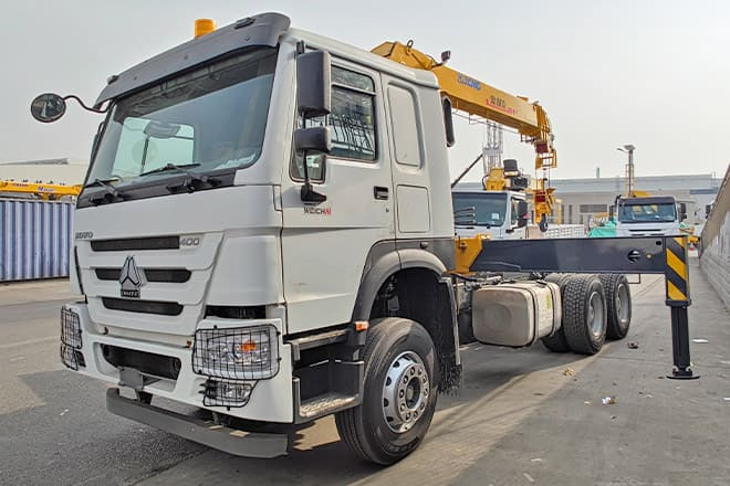 XCMG Lorry Mounted Crane for Sale in Brazil - Camião grua: foto 1 XCMG Lorry Mounted Crane for Sale in Brazil - Camião grua: foto 1