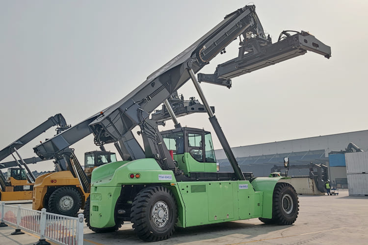 XCMG Reach Stacker Price for Sale in Guyana - Manipulador de contentor: foto 2 XCMG Reach Stacker Price for Sale in Guyana - Manipulador de contentor: foto 2