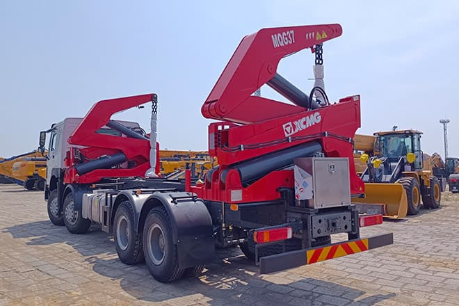 XCMG XCMG Side Loader Truck Container for Sale in Barbados - Camião transportador de contêineres/ Caixa móvel: foto 3 XCMG XCMG Side Loader Truck Container for Sale in Barbados - Camião transportador de contêineres/ Caixa móvel: foto 3