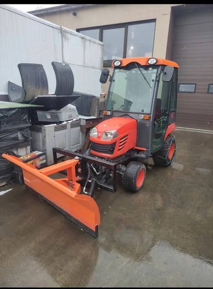 Kubota BX350 4x4 Traktorek komunalny kosiarka pług piaskarka pełen osprzęt - Máquina de outro: foto 3 Kubota BX350 4x4 Traktorek komunalny kosiarka pług piaskarka pełen osprzęt - Máquina de outro: foto 3