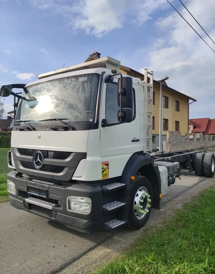 Mercedes-Benz AXOR 1829 rama do zabudowy blokada mostu - Camião chassi: foto 4 Mercedes-Benz AXOR 1829 rama do zabudowy blokada mostu - Camião chassi: foto 4