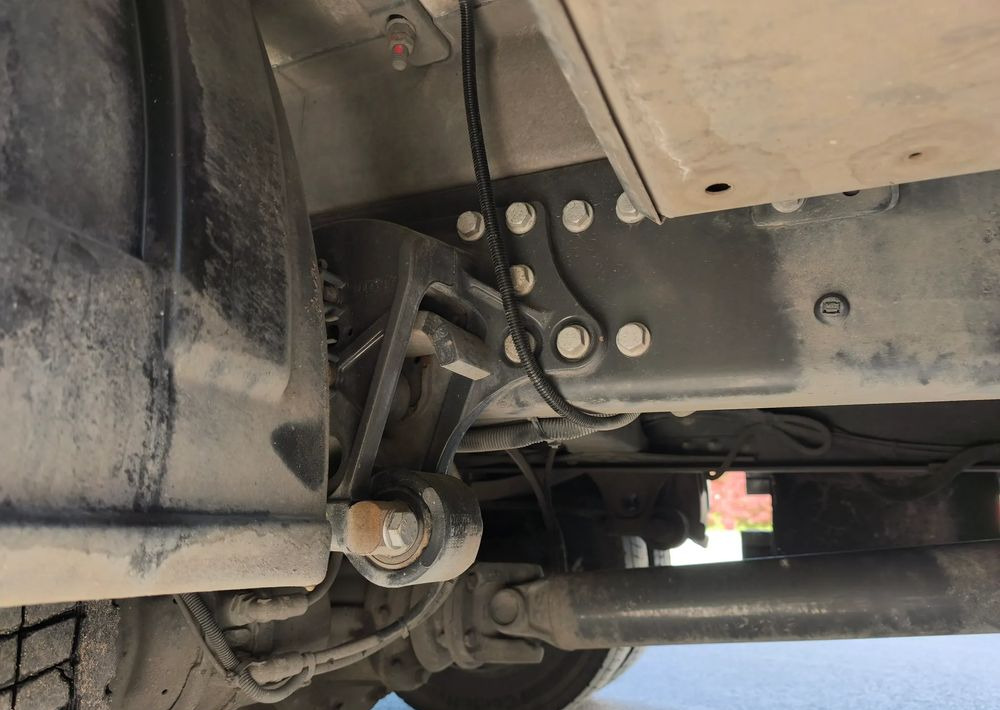 Renault GAMA D 12.210 chłodnia izoterma 14 palet poduszka - Camião frigorífico: foto 4 Renault GAMA D 12.210 chłodnia izoterma 14 palet poduszka - Camião frigorífico: foto 4