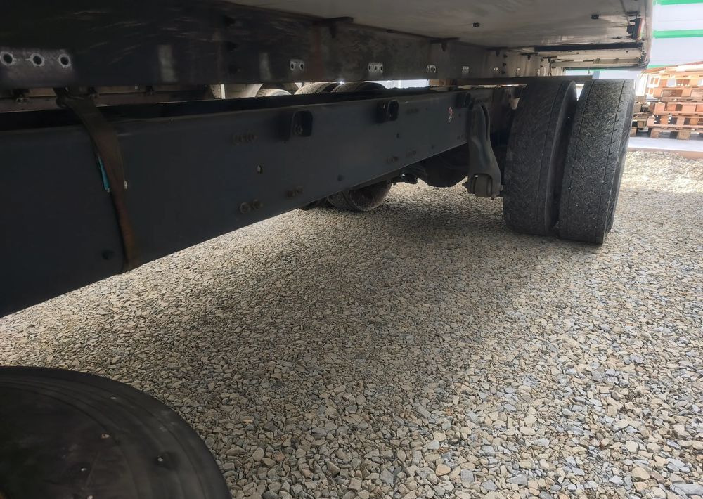 Renault Gama D 18.280 rama do zabudowy poduszka - Camião chassi: foto 5 Renault Gama D 18.280 rama do zabudowy poduszka - Camião chassi: foto 5