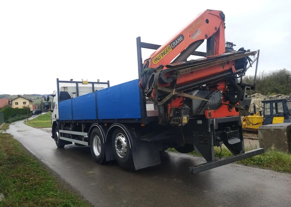 Renault Gama D 26.320 skrzynia hds palfinger PK15500 - Camião grua, Camião de caixa aberta/ Plataforma: foto 4 Renault Gama D 26.320 skrzynia hds palfinger PK15500 - Camião grua, Camião de caixa aberta/ Plataforma: foto 4