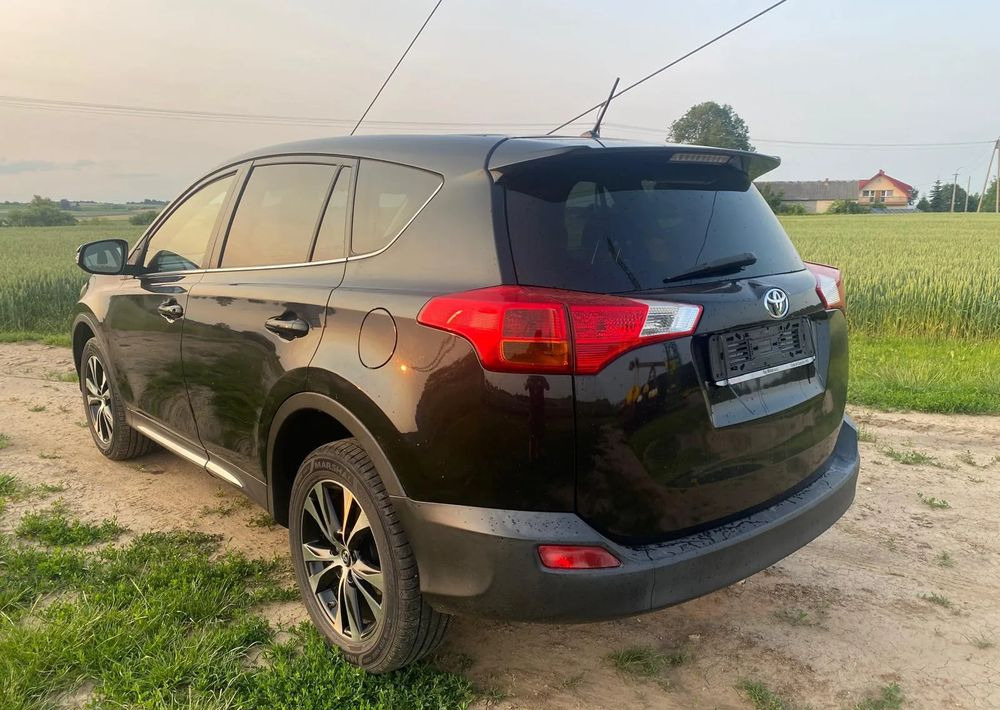 Toyota RAV4 2.0 D-4D 4x4 - SUV: foto 4 Toyota RAV4 2.0 D-4D 4x4 - SUV: foto 4