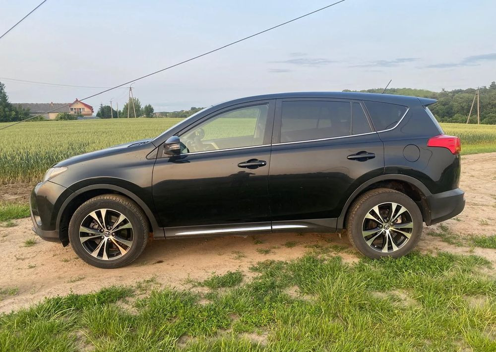 Toyota RAV4 2.0 D-4D 4x4 - SUV: foto 5 Toyota RAV4 2.0 D-4D 4x4 - SUV: foto 5
