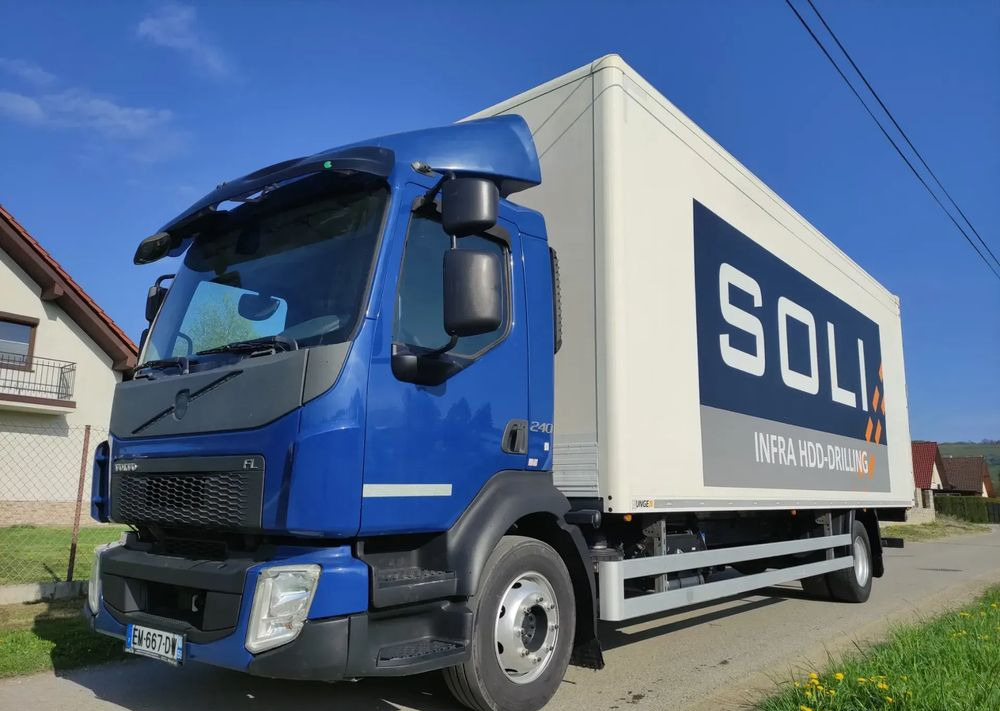 Volvo FL 12.240 klima blokada kontener 18 pal kurierka - Camião furgão: foto 1 Volvo FL 12.240 klima blokada kontener 18 pal kurierka - Camião furgão: foto 1