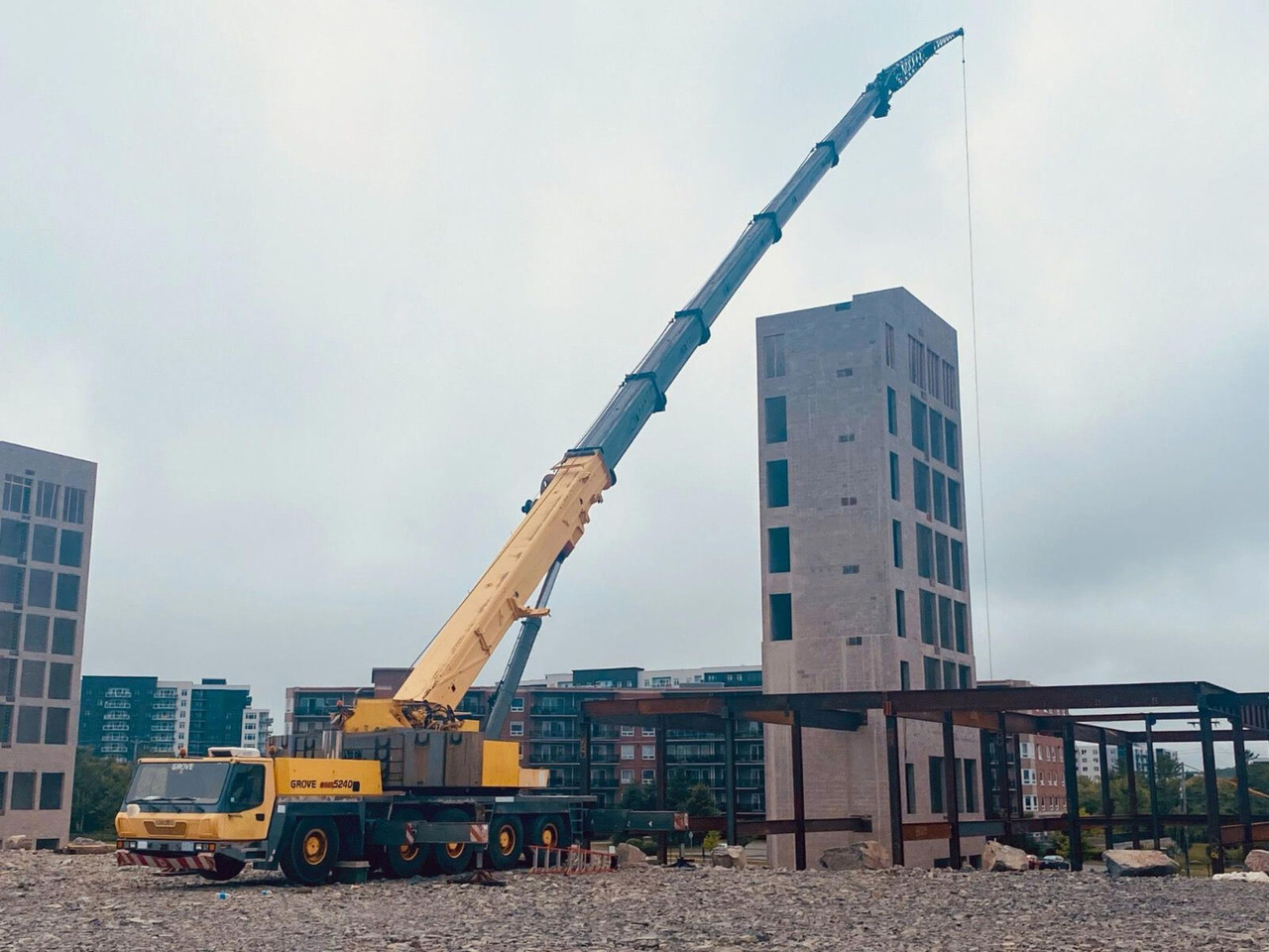 Grove Grove GMK 5200 - Grua todo o terreno: foto 1 Grove Grove GMK 5200 - Grua todo o terreno: foto 1