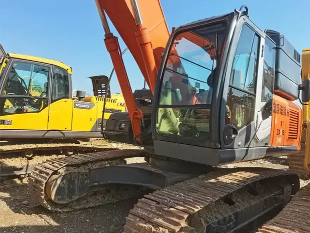 Escavadora de rastos 2022 Hitachi ZX240: foto 10