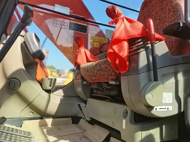 Escavadora de rastos 2022 Hitachi ZX240: foto 11