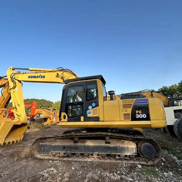 2023 Komatsu PC300-7 - Escavadora de rastos: foto 1 2023 Komatsu PC300-7 - Escavadora de rastos: foto 1
