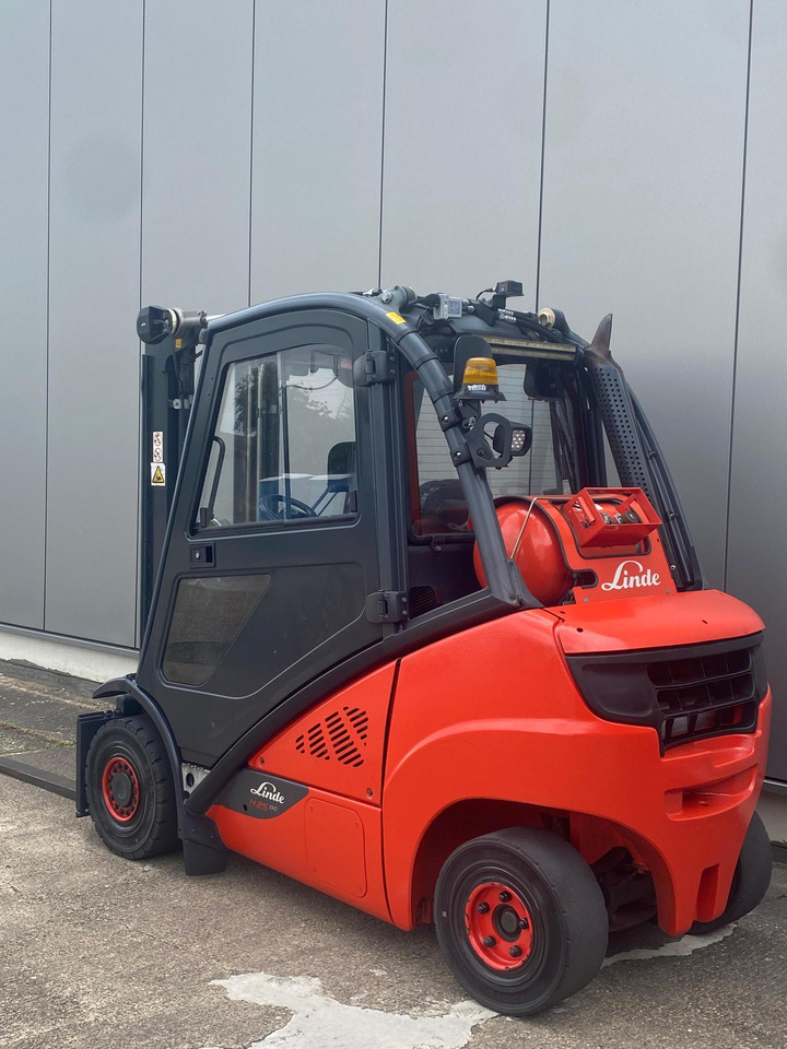 Linde Linde H 25 T - 6-372 h - Seitenschieber - - Empilhadeira a gás: foto 2 Linde Linde H 25 T - 6-372 h - Seitenschieber - - Empilhadeira a gás: foto 2