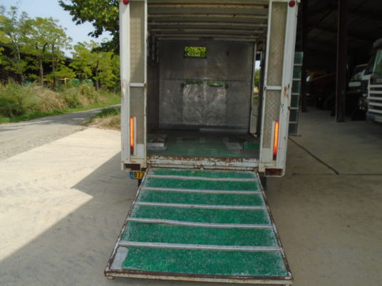Mercedes 307D - Camião transporte de gado: foto 5 Mercedes 307D - Camião transporte de gado: foto 5