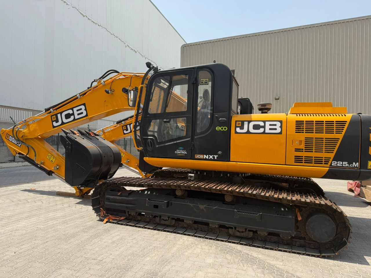 Escavadeira JCB 225: foto 7