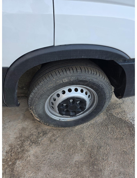 Iveco Daily 35S14 - Camião chassi: foto 4 Iveco Daily 35S14 - Camião chassi: foto 4