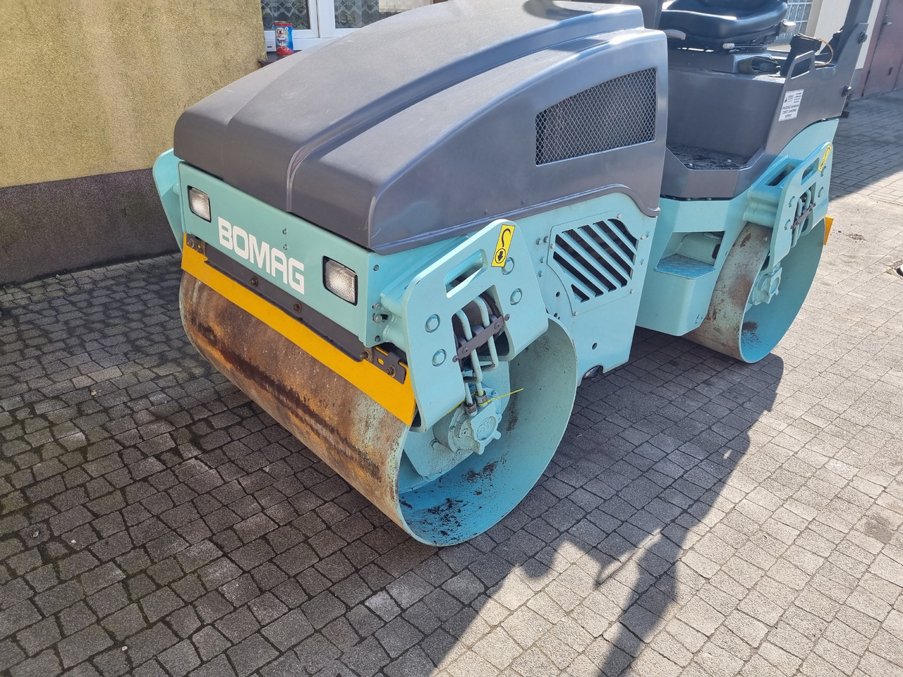 BOMAG BW 120 AD-4 - Compactador de asfalto: foto 3 BOMAG BW 120 AD-4 - Compactador de asfalto: foto 3