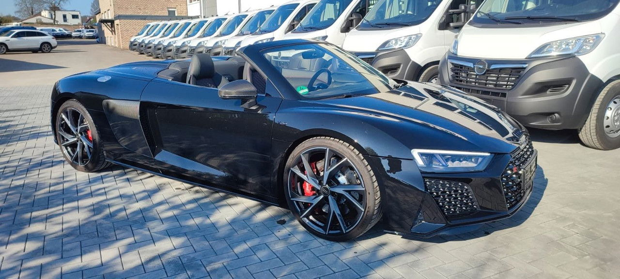 Audi R8 Spyder 5.2 FSI RWD performance - Automóvel: foto 2 Audi R8 Spyder 5.2 FSI RWD performance - Automóvel: foto 2