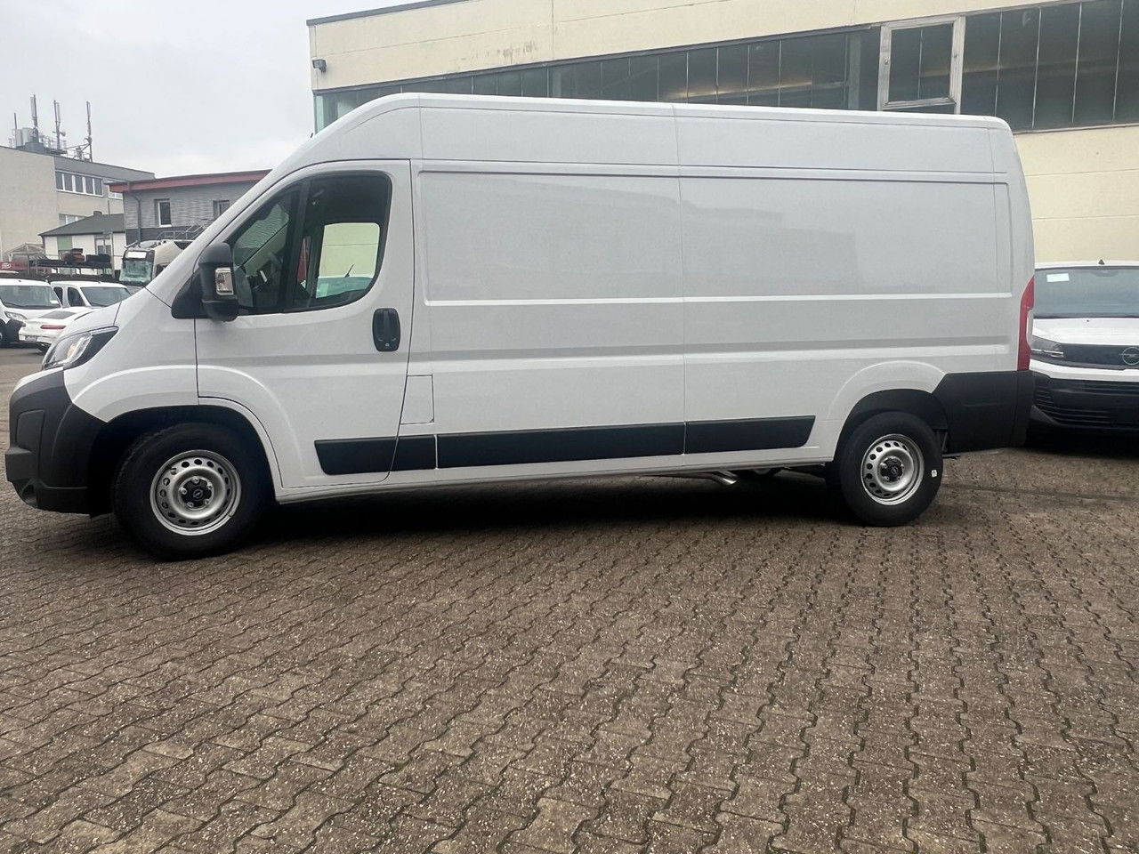 Opel Movano C Kasten L3 H2 3,5t Edition Automatik - Furgão: foto 4 Opel Movano C Kasten L3 H2 3,5t Edition Automatik - Furgão: foto 4