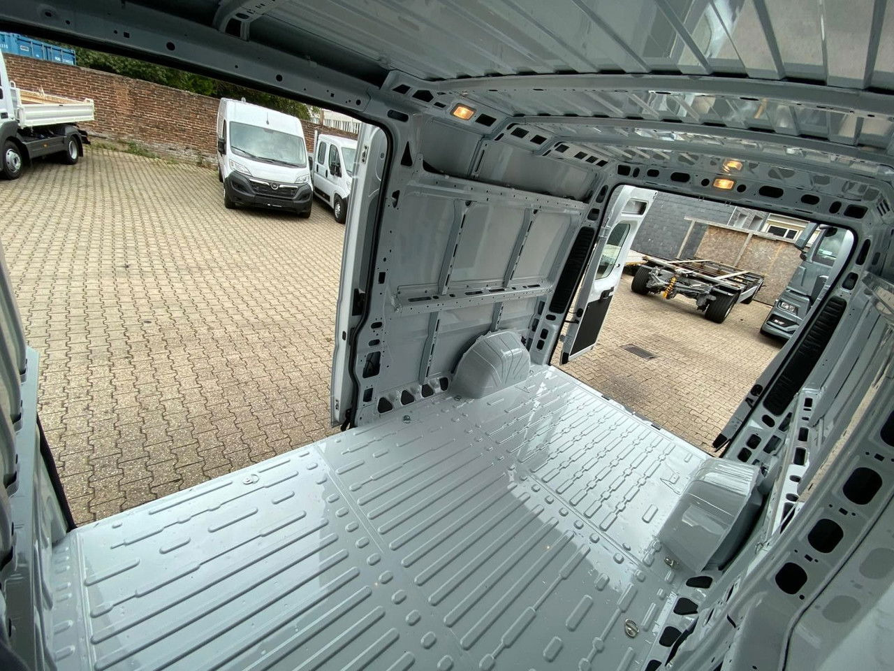 Opel Movano Cargo - Furgão: foto 5 Opel Movano Cargo - Furgão: foto 5