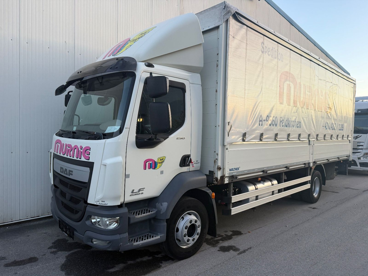 DAF LF 250 16T/LBW €6 - Camião de lona: foto 1 DAF LF 250 16T/LBW €6 - Camião de lona: foto 1