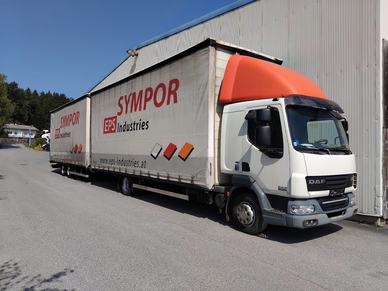 DAF LF 250 Schalter 120m° TÜV - Camião de lona: foto 1 DAF LF 250 Schalter 120m° TÜV - Camião de lona: foto 1