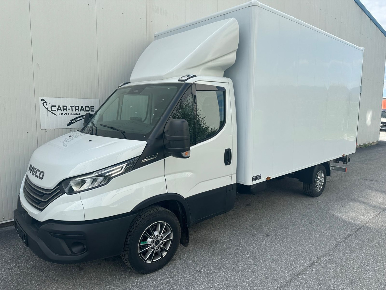Iveco Daily 35S14 8g HiMatic LBW Mod 2025 - Carrinha de contentor: foto 1 Iveco Daily 35S14 8g HiMatic LBW Mod 2025 - Carrinha de contentor: foto 1