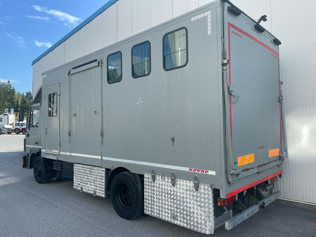 MAN 12.192 Pferdetransporter MAN 12.192 Pferdetransporter - Camião de transporte de cavalos: foto 4 MAN 12.192 Pferdetransporter MAN 12.192 Pferdetransporter - Camião de transporte de cavalos: foto 4