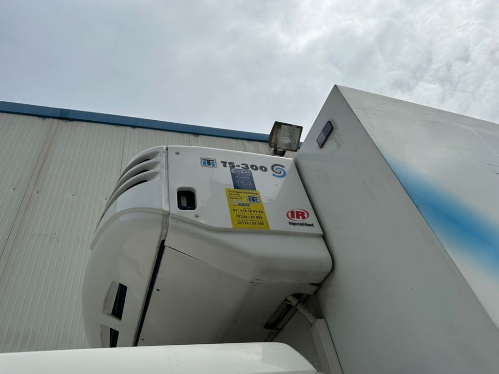 MAN LE 14.220 TKTS300 -29C LBW MAN LE 14.220 TKTS300 -29C LBW - Camião frigorífico: foto 5 MAN LE 14.220 TKTS300 -29C LBW MAN LE 14.220 TKTS300 -29C LBW - Camião frigorífico: foto 5