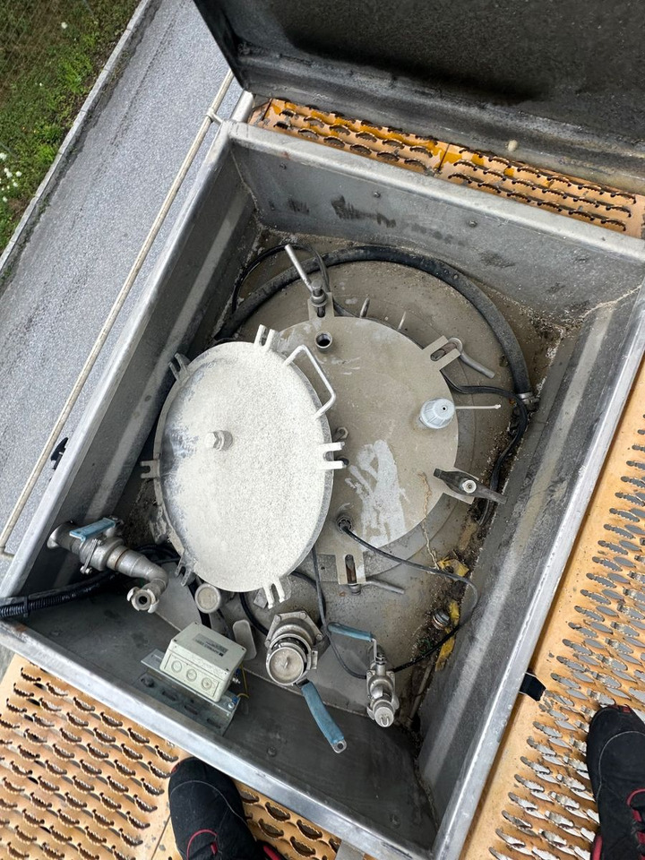 Schwarzmüller Chemi L4BH 42050L Lift BPW - Semirreboque tanque: foto 5 Schwarzmüller Chemi L4BH 42050L Lift BPW - Semirreboque tanque: foto 5