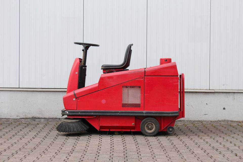 RCM R703 E/1 elektro Aufsitz- Kehrsaugmaschine Kehrmaschine - Varredora industrial: foto 5 RCM R703 E/1 elektro Aufsitz- Kehrsaugmaschine Kehrmaschine - Varredora industrial: foto 5