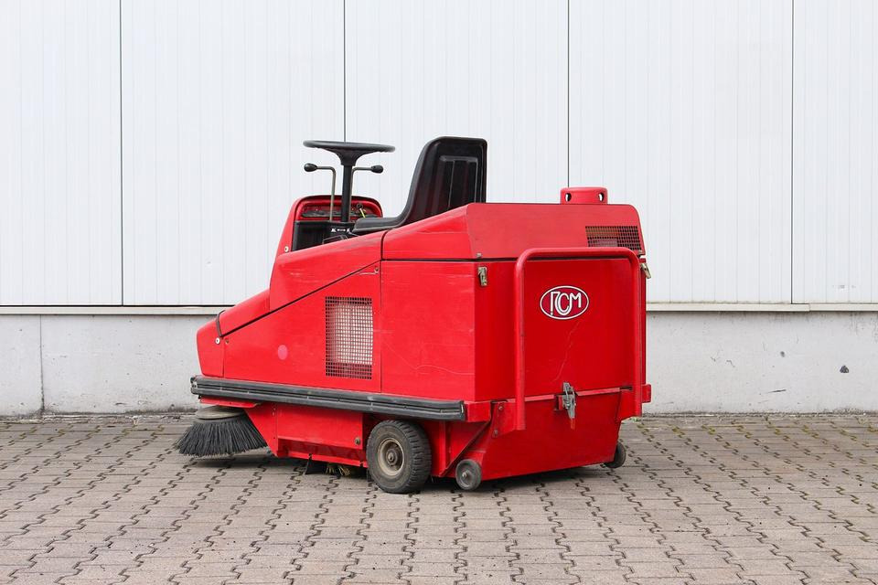 RCM R703 E/1 elektro Aufsitz- Kehrsaugmaschine Kehrmaschine - Varredora industrial: foto 4 RCM R703 E/1 elektro Aufsitz- Kehrsaugmaschine Kehrmaschine - Varredora industrial: foto 4