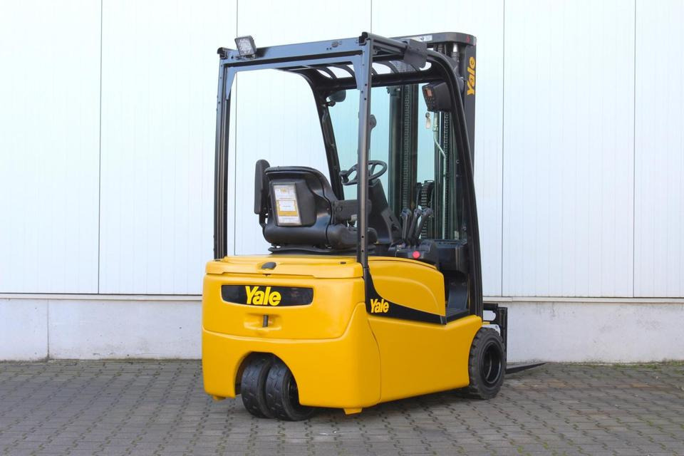 YALE ERP18VT Triplex 5,2m 1800kg - Empilhadeira elétrica: foto 2 YALE ERP18VT Triplex 5,2m 1800kg - Empilhadeira elétrica: foto 2