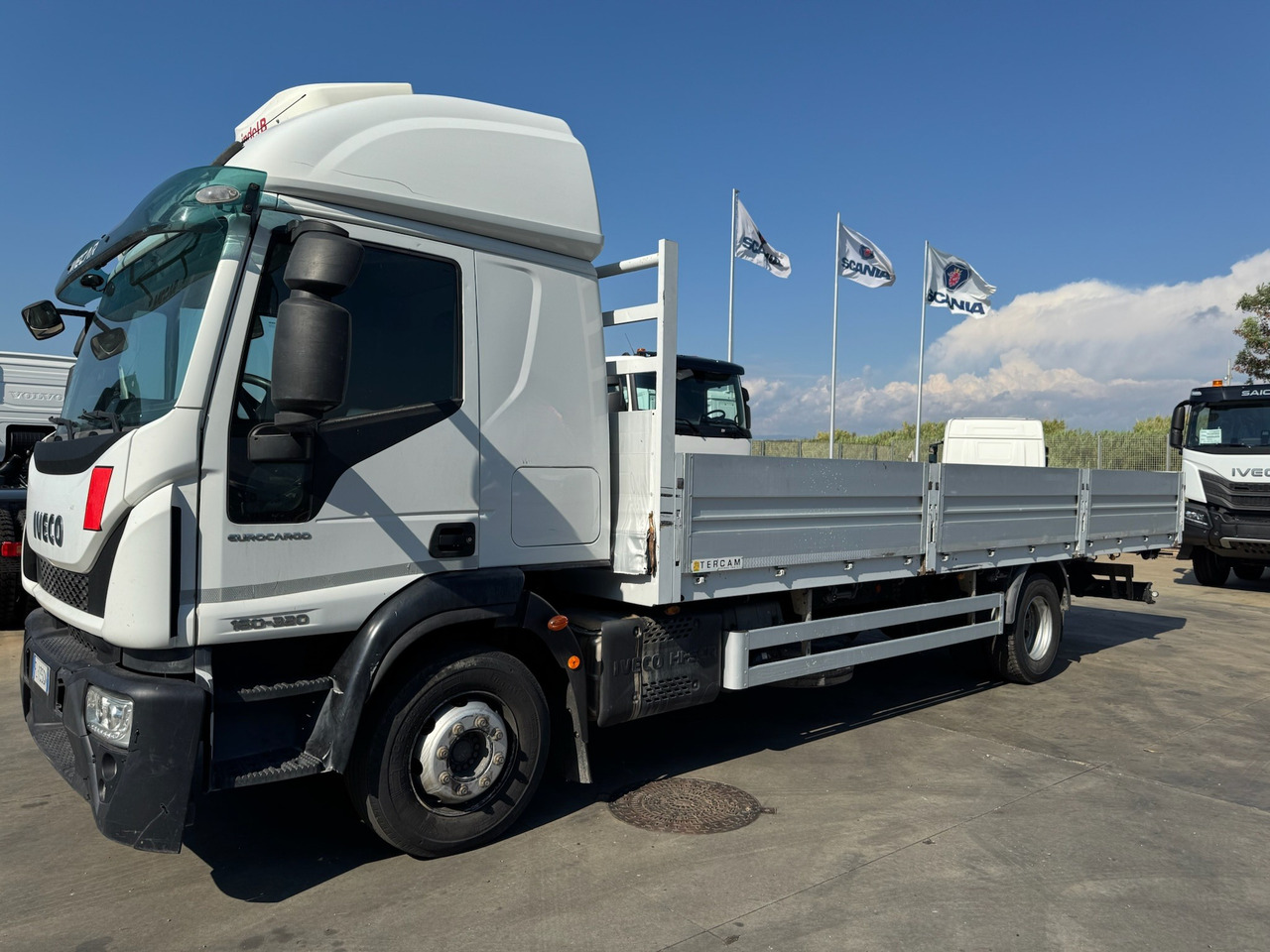IVECO 160E - Camião de caixa aberta/ Plataforma: foto 3 IVECO 160E - Camião de caixa aberta/ Plataforma: foto 3