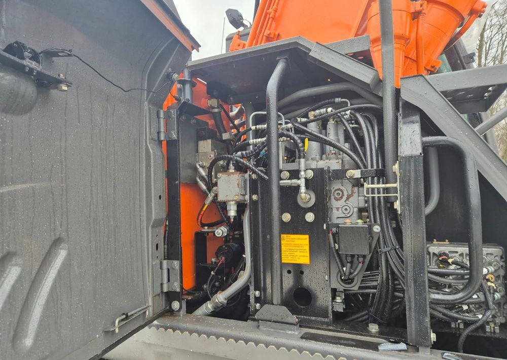 Hitachi ZX190W-3 - Escavadeira de rodas: foto 3 Hitachi ZX190W-3 - Escavadeira de rodas: foto 3