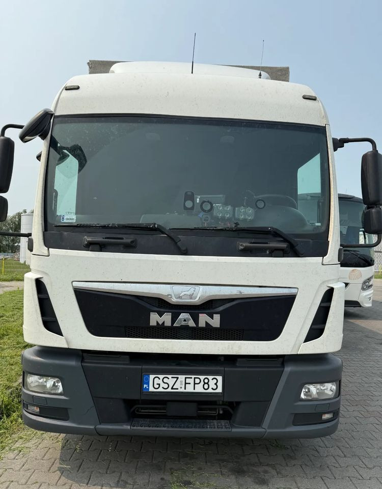 MAN - Camião de lona: foto 2 MAN - Camião de lona: foto 2