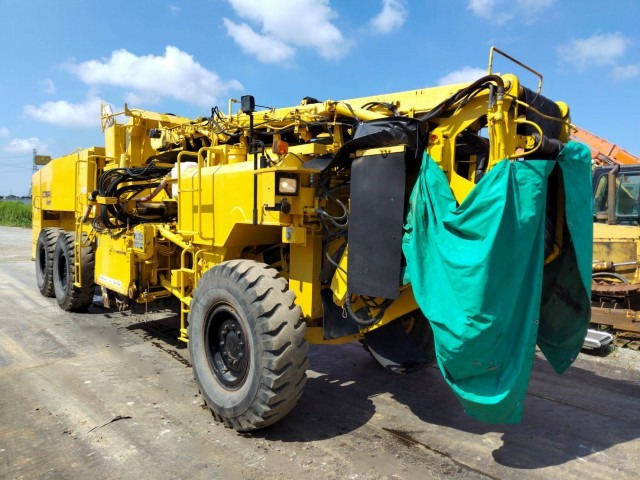 KOMATSU GC380F-2 - Aplainadora (Fresadora): foto 4 KOMATSU GC380F-2 - Aplainadora (Fresadora): foto 4