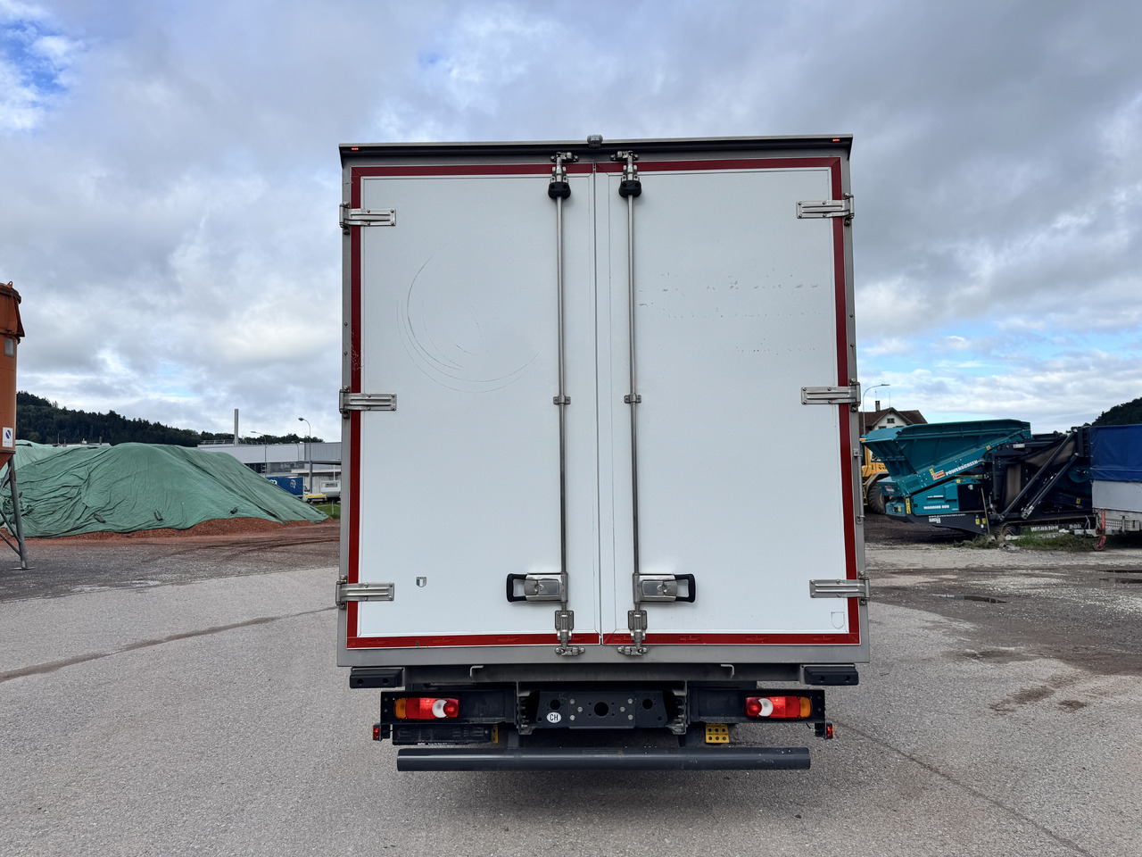 IVECO 80E190 Eurocargo Kühlkoffer (Partikelfilter defekt) - Camião frigorífico: foto 4 IVECO 80E190 Eurocargo Kühlkoffer (Partikelfilter defekt) - Camião frigorífico: foto 4