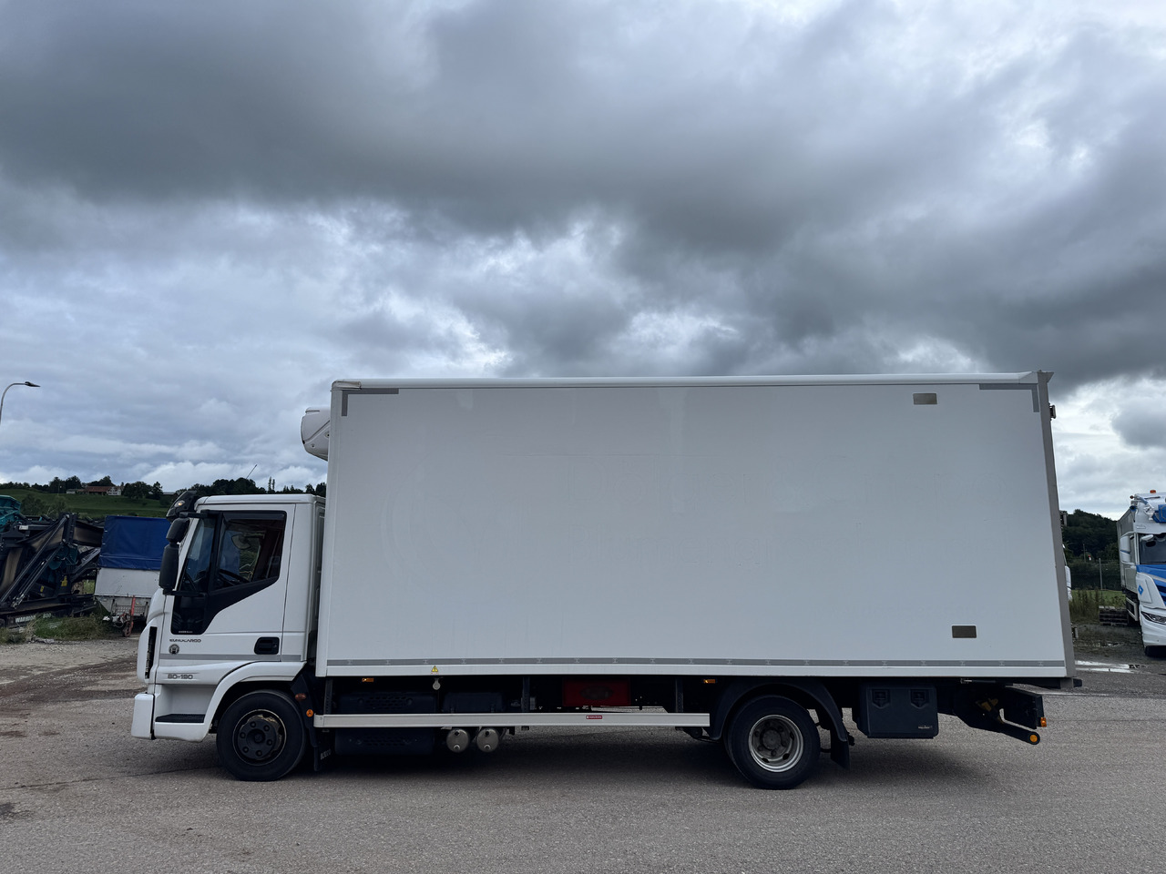 IVECO 80E190 Eurocargo Kühlkoffer (Partikelfilter defekt) - Camião frigorífico: foto 2 IVECO 80E190 Eurocargo Kühlkoffer (Partikelfilter defekt) - Camião frigorífico: foto 2