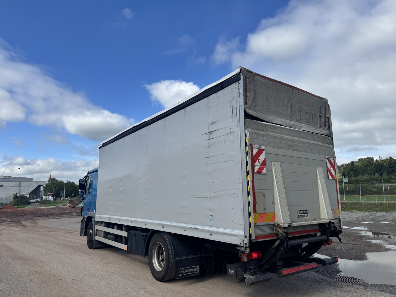 MERCEDES-BENZ Actros 1836 4x2 Blache-Hebebühne - Camião de lona: foto 2 MERCEDES-BENZ Actros 1836 4x2 Blache-Hebebühne - Camião de lona: foto 2