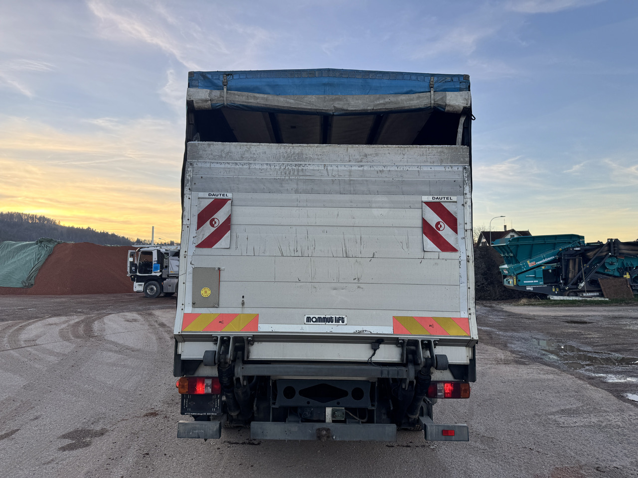 MERCEDES-BENZ Atego 818 - Camião de lona: foto 4 MERCEDES-BENZ Atego 818 - Camião de lona: foto 4