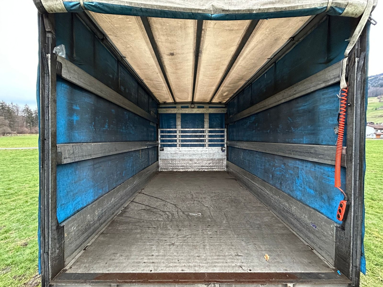 MERCEDES-BENZ Atego 818 - Camião de lona: foto 5 MERCEDES-BENZ Atego 818 - Camião de lona: foto 5