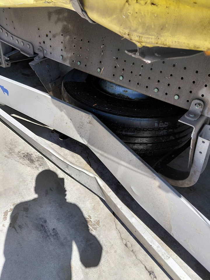 SCHMITZ SCB S3 - located in Spain - Semi-reboque de lona: foto 3 SCHMITZ SCB S3 - located in Spain - Semi-reboque de lona: foto 3